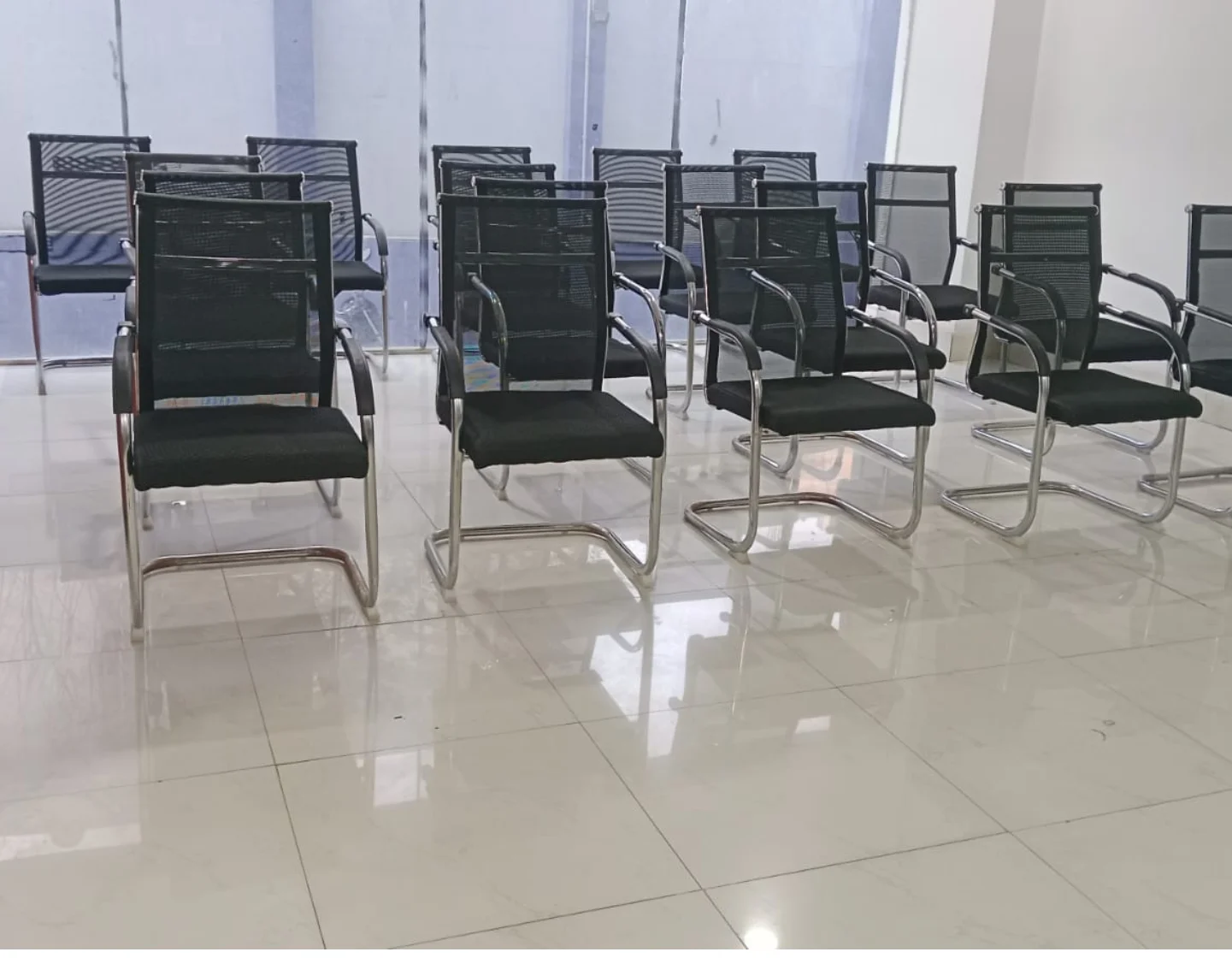 Waiting Hall - Dr Jitendra Mohan Jha Gastro Liver Clinic Patna